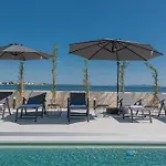 Seafront Aurea With Pool And Seaview Vila