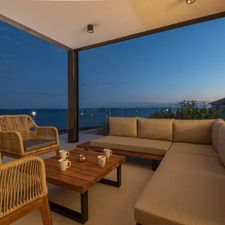 Seafront Aurea With Pool And Seaview Villa