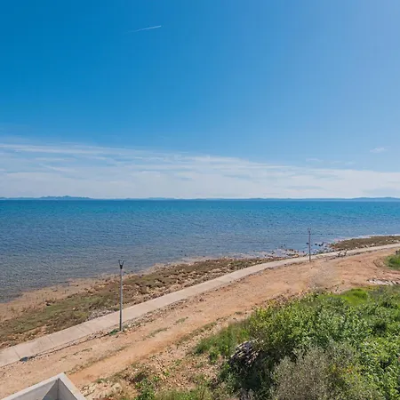 Seafront Aurea With Pool And Seaview *