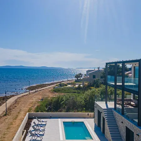 Villa Seafront Aurea With Pool And Seaview *