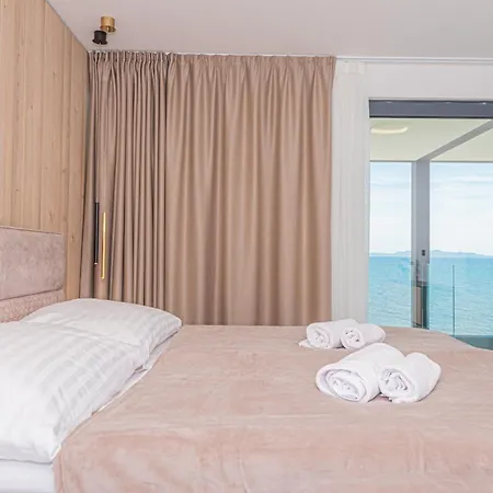 Villa Seafront Aurea With Pool And Seaview Privlaka (Zadar)