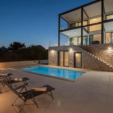 Seafront Aurea With Pool And Seaview * Privlaka (Zadar)