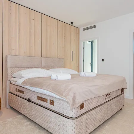 Seafront Aurea With Pool And Seaview Privlaka (Zadar)