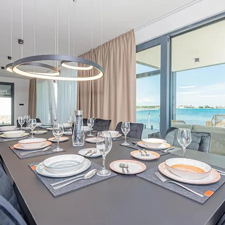 Seafront Aurea With Pool And Seaview Villa