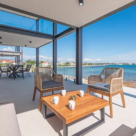 Seafront Aurea With Pool And Seaview Villa *