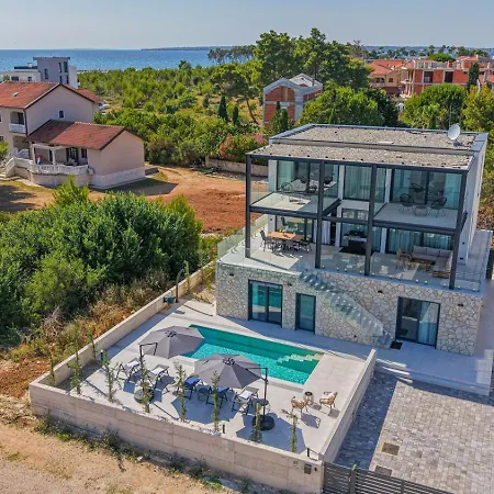 Seafront Aurea With Pool And Seaview