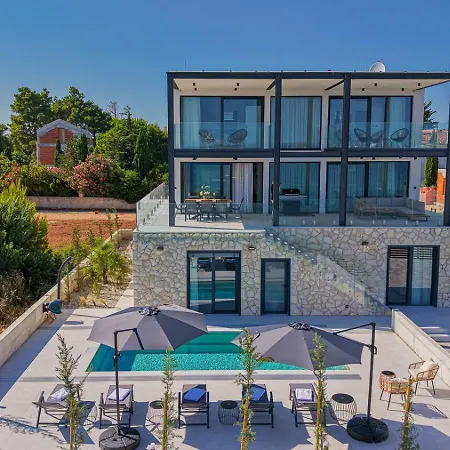 Seafront Aurea With Pool And Seaview Villa *