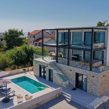 Villa Seafront Aurea With Pool And Seaview