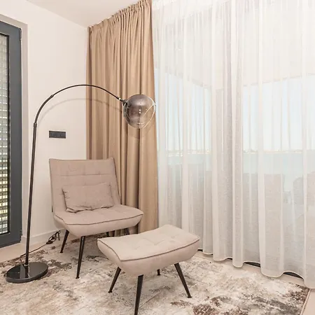 Seafront Aurea With Pool And Seaview וילה