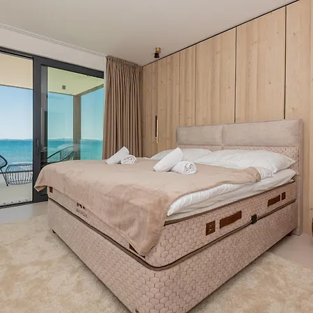 וילה Seafront Aurea With Pool And Seaview *