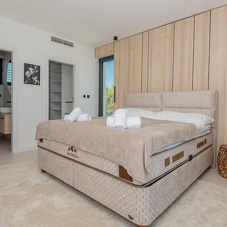 Villa Seafront Aurea With Pool And Seaview Privlaka (Zadar)