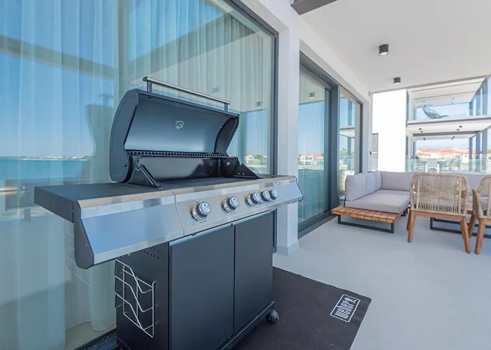 Villa Seafront Aurea With Pool And Seaview *