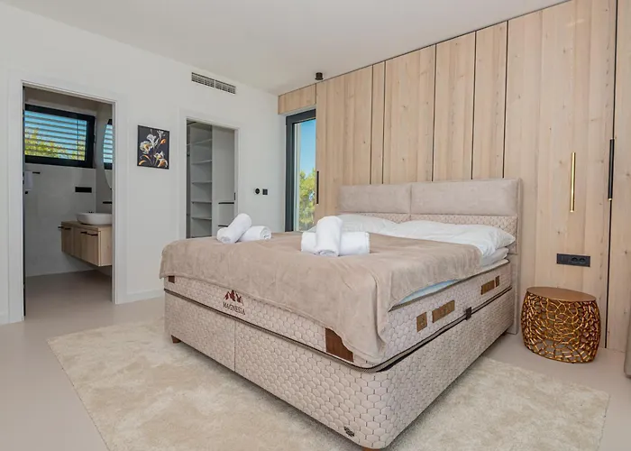 Villa Seafront Aurea With Pool And Seaview Privlaka (Zadar)