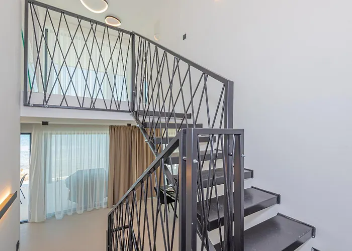 Villa Seafront Aurea With Pool And Seaview *