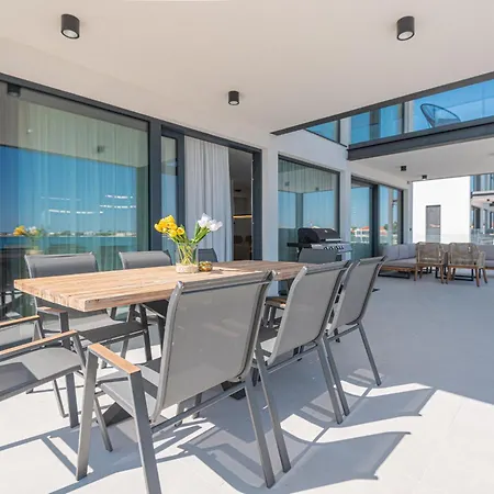 Seafront Aurea With Pool And Seaview * Privlaka (Zadar)