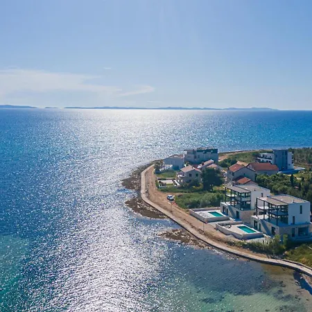 Seafront Aurea With Pool And Seaview *