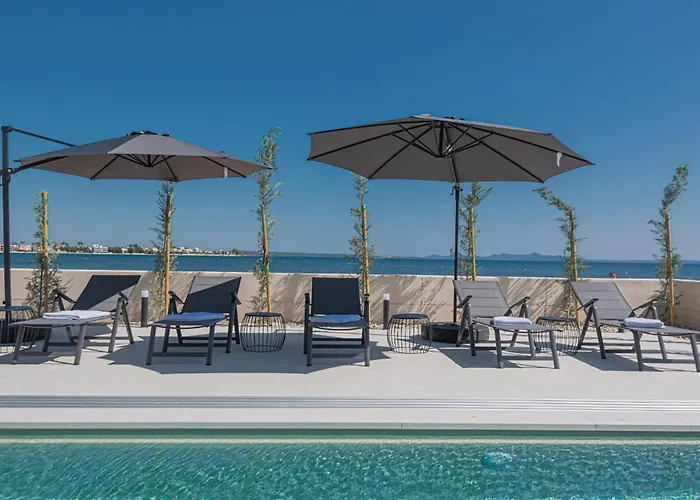 Seafront Aurea With Pool And Seaview Villa