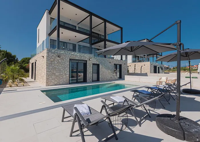 Villa Seafront Aurea With Pool And Seaview Privlaka