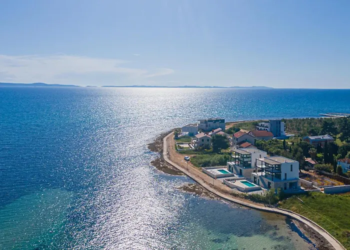 Seafront Aurea With Pool And Seaview *
