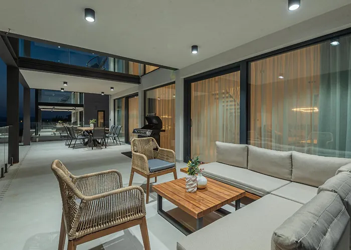 Seafront Aurea With Pool And Seaview Privlaka